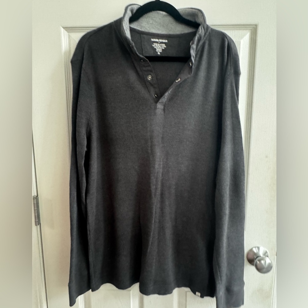 Banana Republic Men’s Gray V-Neck Sweater